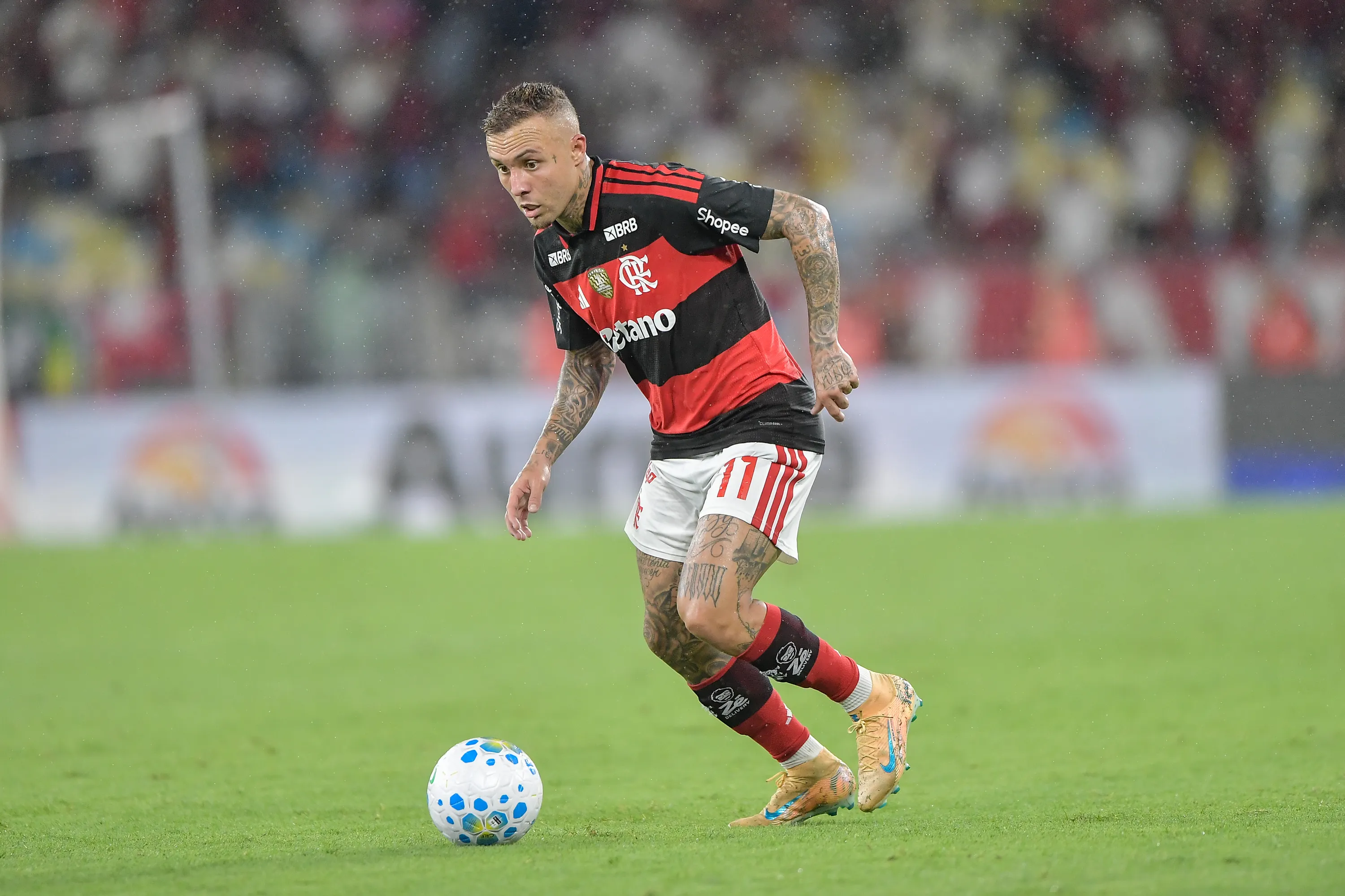 Everton Cebolinha atuando no Flamengo – Foto: Thiago Ribeiro/AGIF