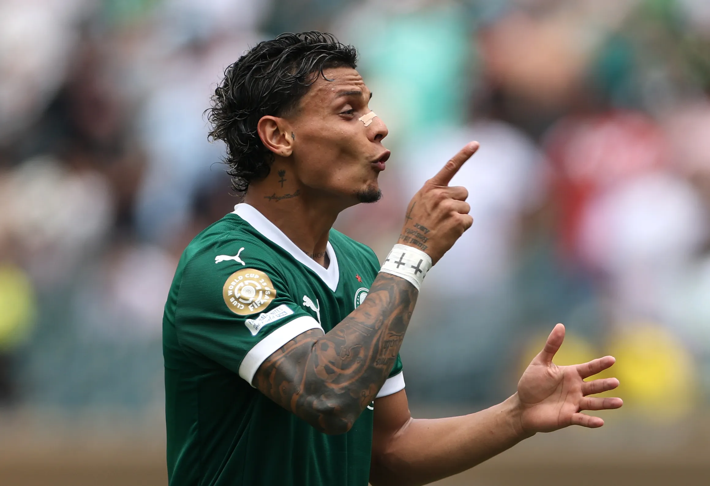 PHILADELPHIA, PENNSYLVANIA – JUNE 28: Richard Rios #8 of Palmeiras reacts during the FIFA Club World Cup 2025 round of 16 match between SE Palmeiras and Botafogo FR at Lincoln Financial Field on June 28, 2025 in Philadelphia, Pennsylvania. (Photo by Francois Nel/Getty Images)