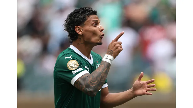 PHILADELPHIA, PENNSYLVANIA - JUNE 28: Richard Rios #8 of Palmeiras reacts during the FIFA Club World Cup 2025 round of 16 match between SE Palmeiras and Botafogo FR at Lincoln Financial Field on June 28, 2025 in Philadelphia, Pennsylvania. (Photo by Francois Nel/Getty Images)
