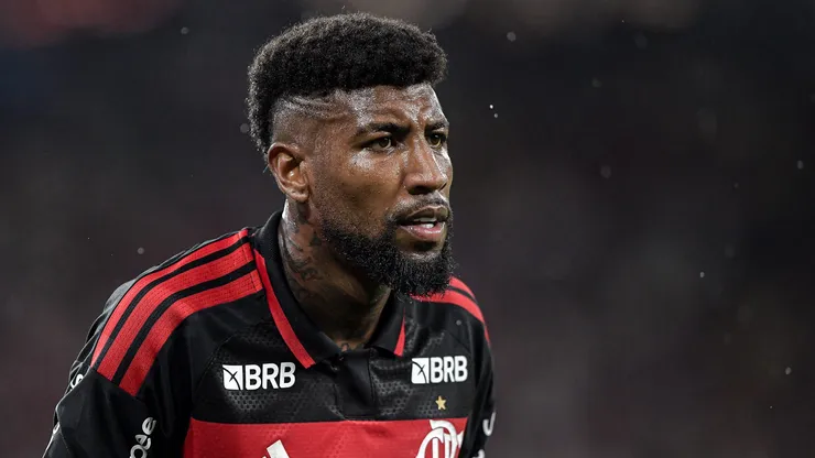 Emerson Royal jogador do Flamengo durante partida contra o Fluminense no estadio Maracana pelo campeonato Carioca 2026.