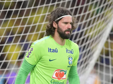 Robertson "rasga elogios" a Alisson antes de duelo entre Brasil x Escócia