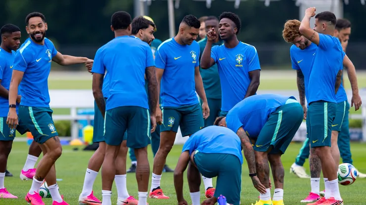Voo da Seleção Brasileira para Miami atrasa devido ao mau tempo