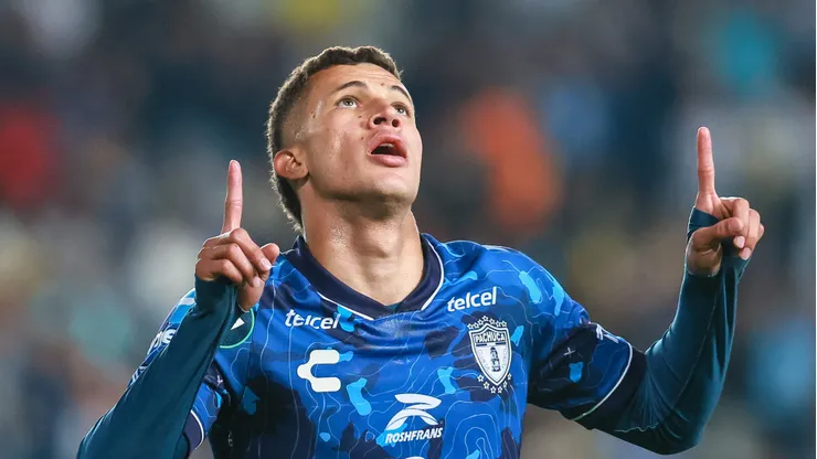 PACHUCA, MEXICO - APRIL 30: Nelson Deossa of Pachuca celebrates after scoring the team's second goal during the 2024 Concacaf Champions Cup semifinal second leg between Pachuca and America at Hidalgo Stadium on April 30, 2024 in Pachuca, Mexico. (Photo by Manuel Velasquez/Getty Images)
