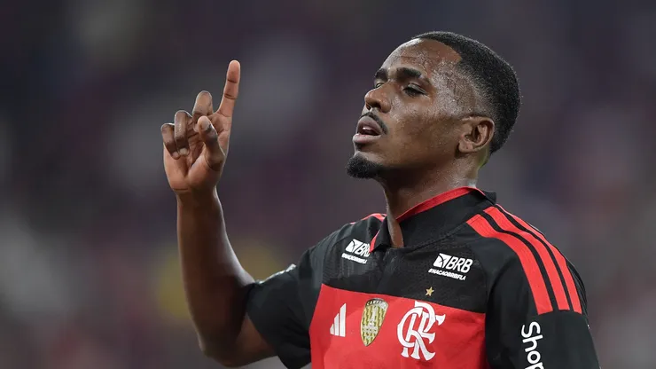 Evertton Araújo jogador do Flamengo comemora seu gol durante partida contra o Vitoria no estádio Maracanã pelo campeonato Copa Do Brasil 2026. Foto: Thiago Ribeiro/AGIF