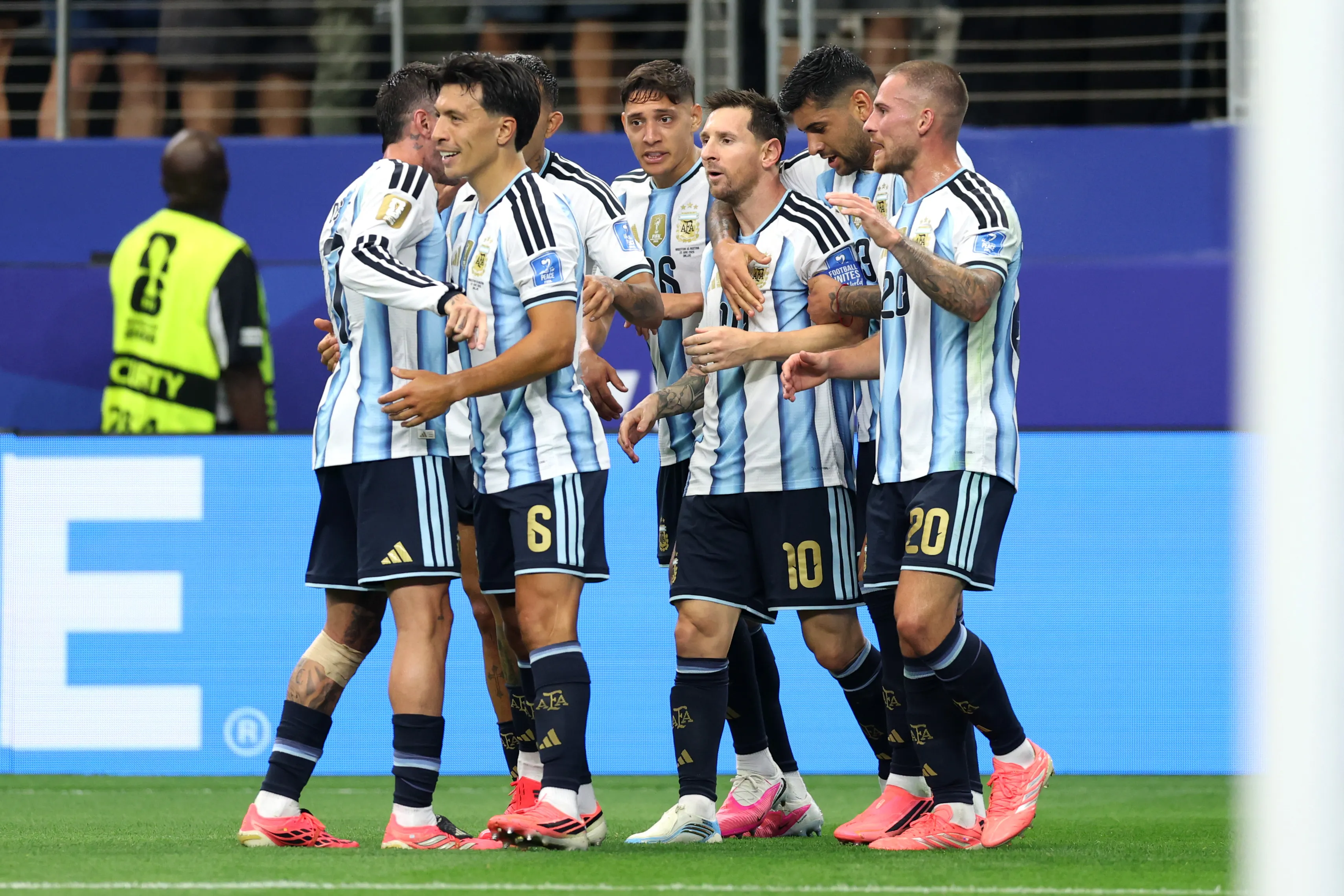Messi soma cinco gols na Copa de 2026. Foto: Michael Steele/Getty Images