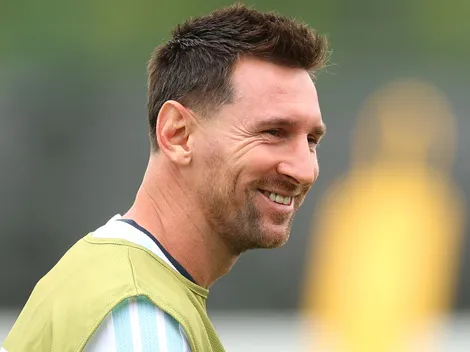 Messi ganha festa surpresa na concentração da Argentina