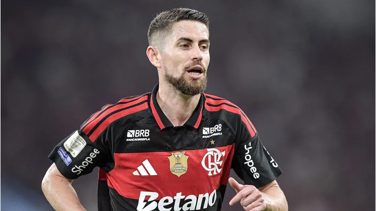 Jorginho jogador do Flamengo durante partida contra o Palmeiras no estadio Maracana pelo campeonato Brasileiro A 2026. Foto: Thiago Ribeiro/AGIF