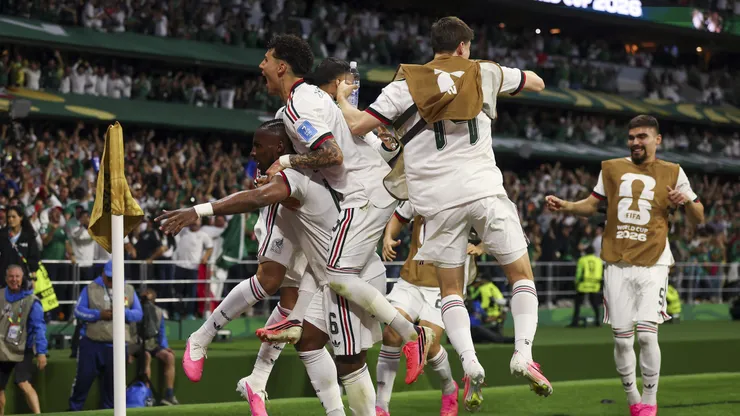 MEXICO CITY, MEXICO - JUNE 24: Julian Quinones #16 of Mexico celebrates with teammates after scoring his team's second goal during the FIFA World Cup 2026 Group A match between Czechia and Mexico at Mexico City Stadium on June 24, 2026 in Mexico City, Mexico. (Photo by Lars Baron/Getty Images)