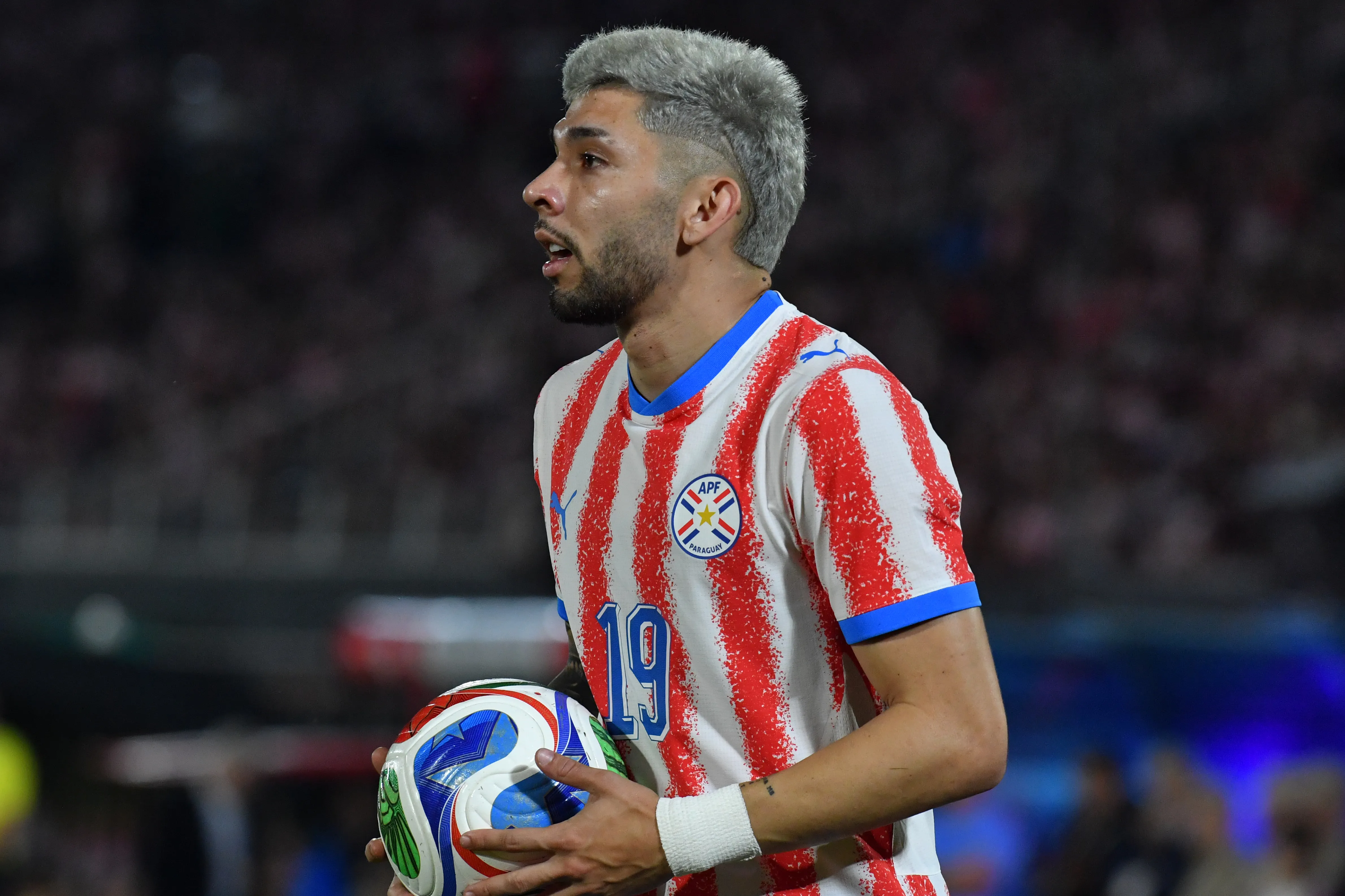 ASUNCION-PARAGUAY – JUNE 5: Julio Enciso of Paraguay takes the ball with his hand to take a free kick during the friendly match between Paraguay and Nicaragua at the Defensores del Chaco stadium on June 5, 2026 in Asuncion, Paraguay. (Photo by Christian Alvarenga /Getty Images)