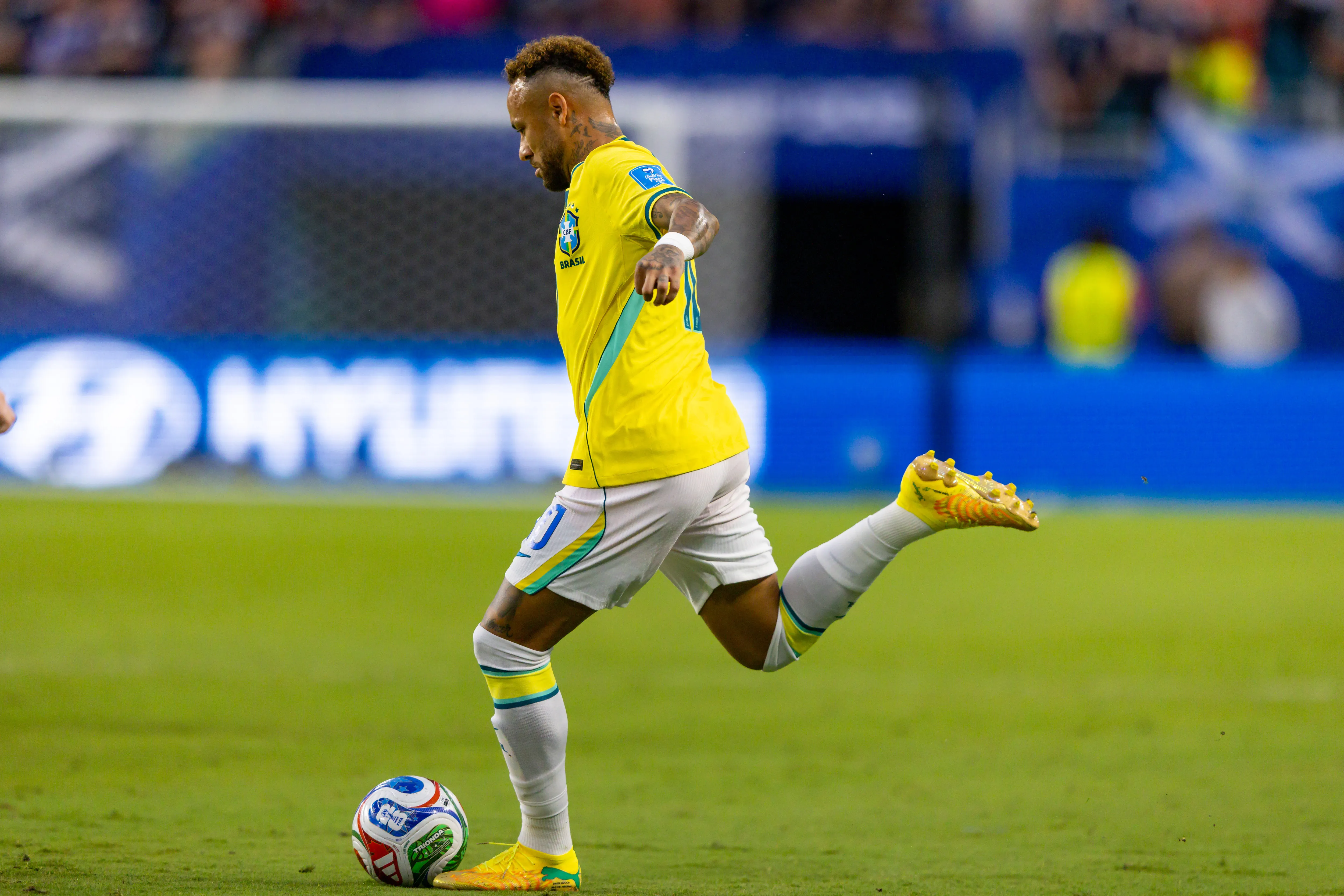 Neymar entra em campo durante partida contra a Escócia em Miami pela Copa Do Mundo 2026. Foto: Rodolfo Buhrer/AGIF.
