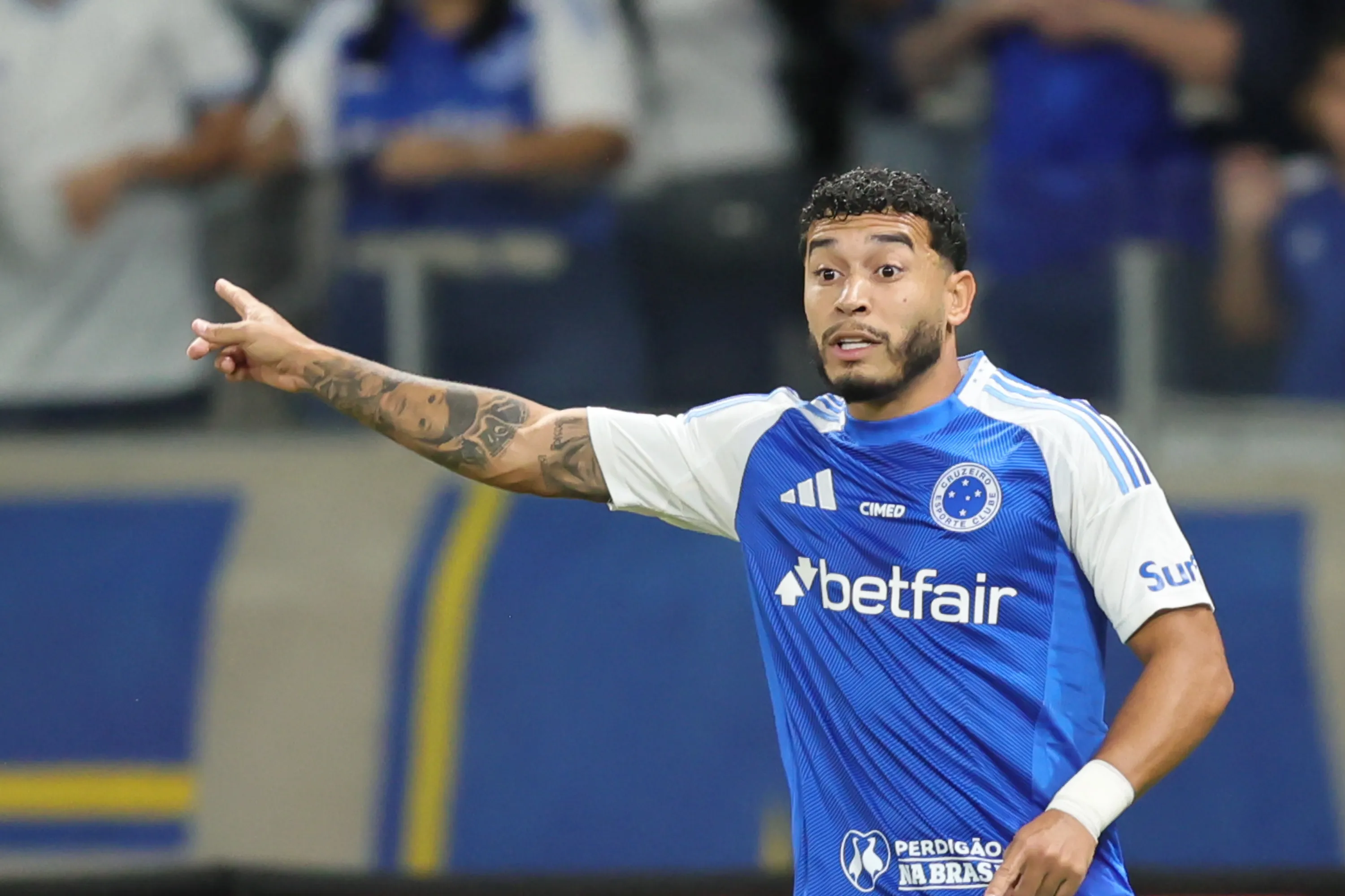 MG – BELO HORIZONTE – 01/05/2025 – COPA DO BRASIL 2025, CRUZEIRO X VILA NOVA-GO – William jogador do Cruzeiro durante partida contra o Vila Nova-GO no estadio Mineirao pelo campeonato Copa Do Brasil 2025. Foto: Gilson Lobo/AGIF