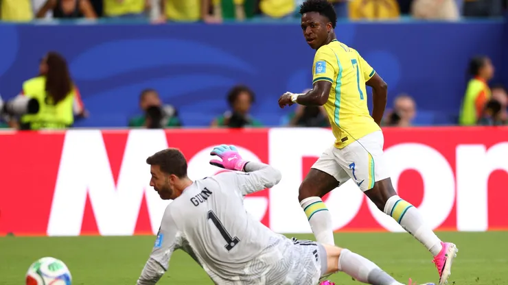 Vinicius Junior em Brasil x Escócia na Copa do Mundo. Foto: Megan Briggs/Getty Images