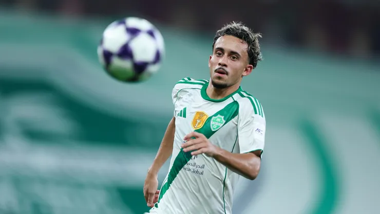 Matheus Gonçalves (Al Ahli) durante partida da AFC Champions League Elite contra o Al Gharafa. (Foto: Yasser Bakhsh/Getty Images)