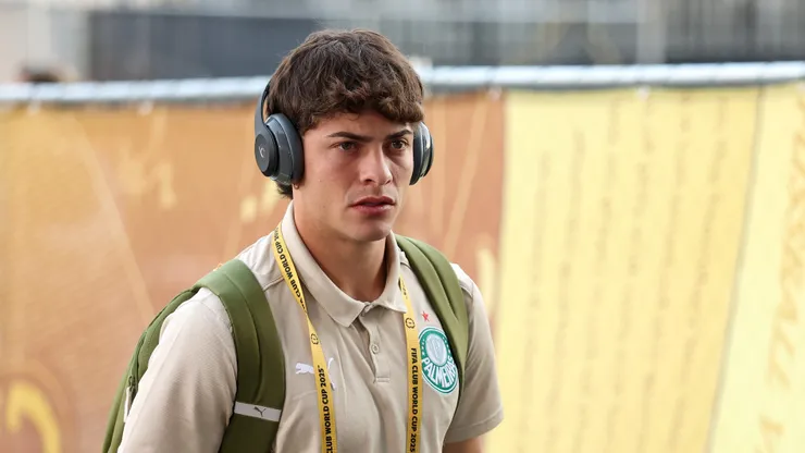 Agustin Giay of Palmeiras arrives prior to the FIFA Club World Cup 2025 quarter final match between SE Palmeiras and Chelsea FC at Lincoln Financial Field on July 04, 2025 in Philadelphia, Pennsylvania.