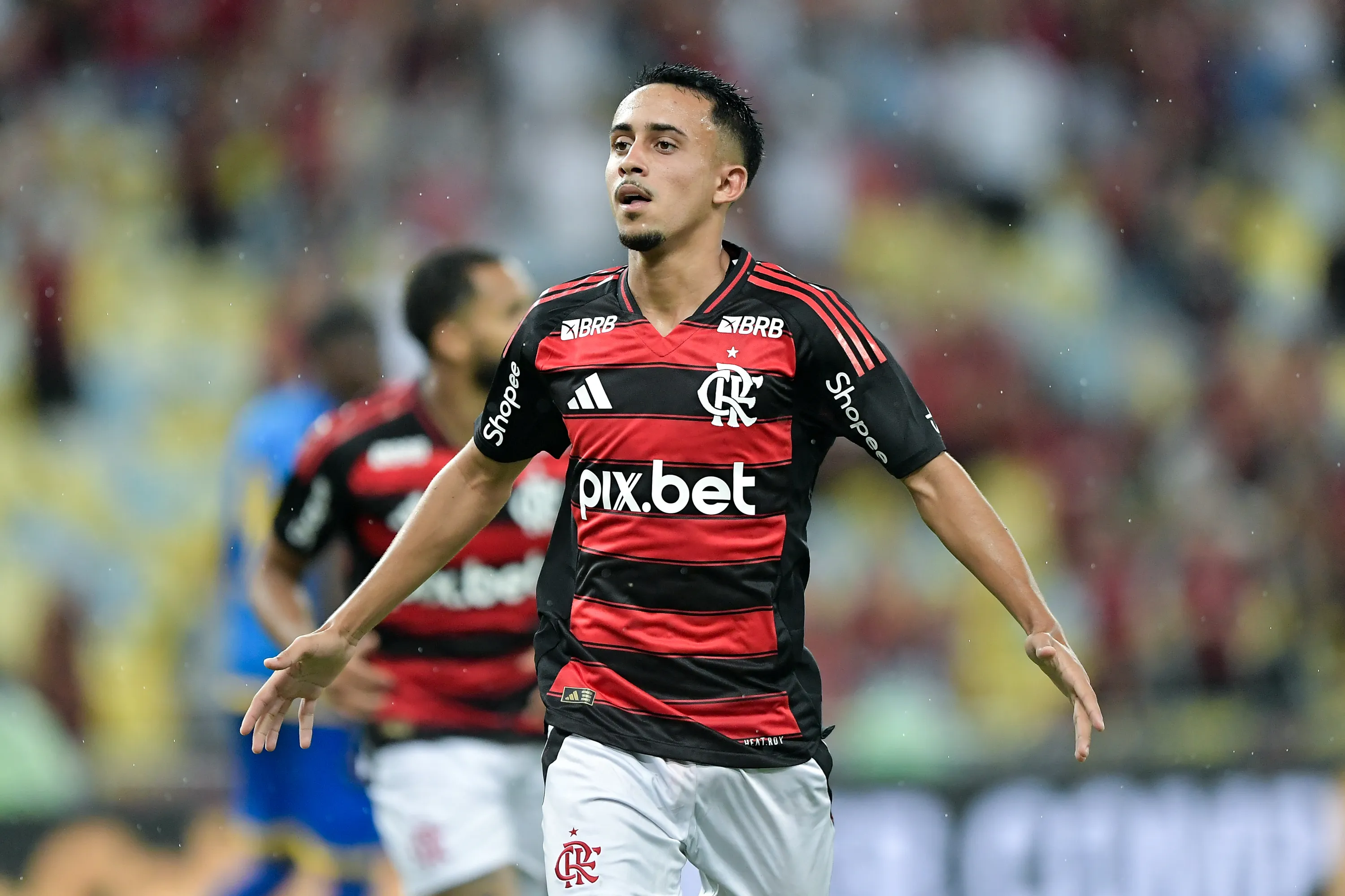RJ – RIO DE JANEIRO – 30/01/2025 – CARIOCA 2025, FLAMENGO X SAMPAIO CORREA – Matheus Goncalves jogador do Flamengo durante partida contra o Sampaio Correa no estadio Maracana pelo campeonato Carioca 2025. Foto: Thiago Ribeiro/AGIF