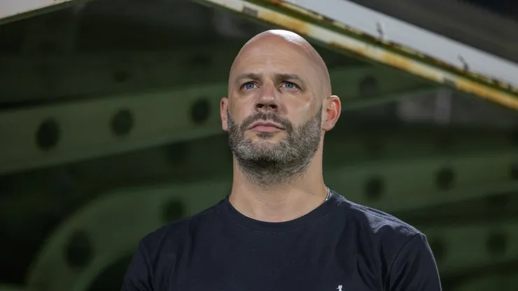 Franclim Carvalho técnico do Botafogo durante partida contra o Chapecoense no estádio Arena Conda pelo campeonato Brasileiro A 2026. Foto: Liamara Polli/AGIF