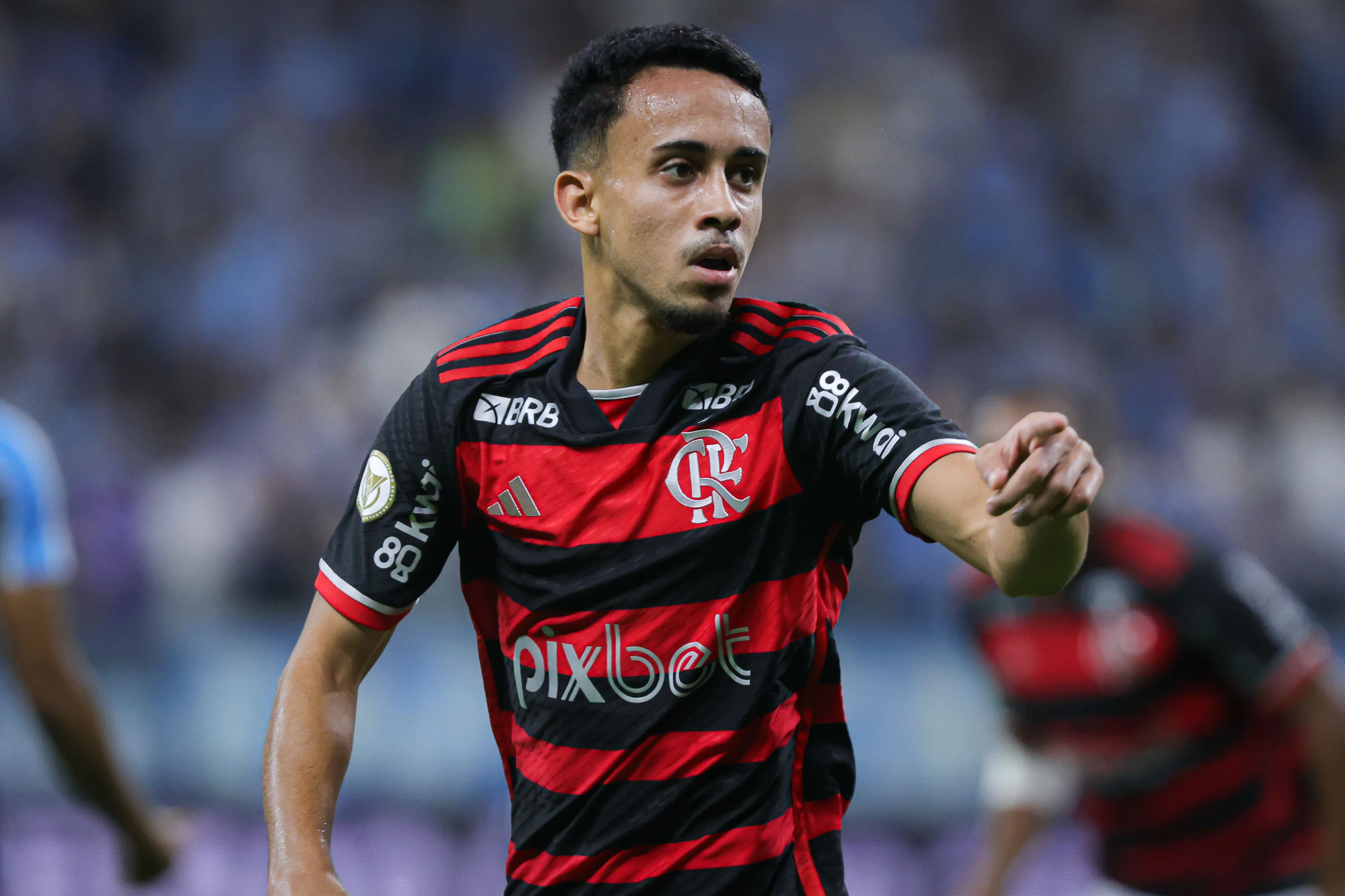 RS – PORTO ALEGRE – 22/09/2024 – BRASILEIRO A 2024, GREMIO X FLAMENGO – Matheus Goncalves jogador do Flamengo comemora seu gol durante partida contra o Gremio no estadio Arena do Gremio pelo campeonato Brasileiro A 2024. Foto: Maxi Franzoi/AGIF