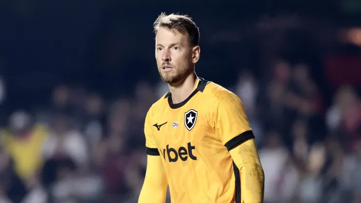 Neto goleiro do Botafogo durante partida contra o Sao Paulo no estadio Morumbi pelo campeonato Brasileiro A 2026. Foto: Marcello Zambrana/AGIF