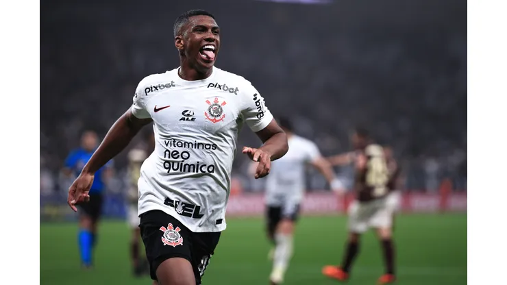 Felipe Augusto atuando no Corinthians em 2023