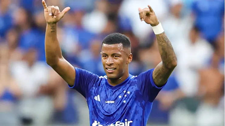 Arthur Gomes durante confronto contra a Tombense no Campeonato Mineiro de 2024.
