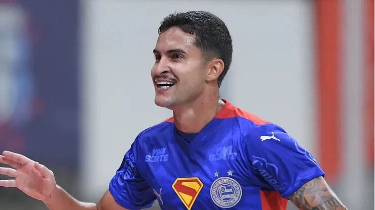 BA - SALVADOR - 19/10/2025 - BRASILEIRO A 2025, BAHIA X GREMIO - Rodrigo Nestor jogador do Bahia comemora seu gol durante partida contra o Gremio no estadio Arena Fonte Nova pelo campeonato Brasileiro A 2025. Foto: Jhony Pinho/AGIF
