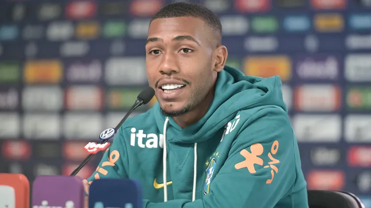 Rayan durante coletiva de imprensa na Seleção Brasileira.