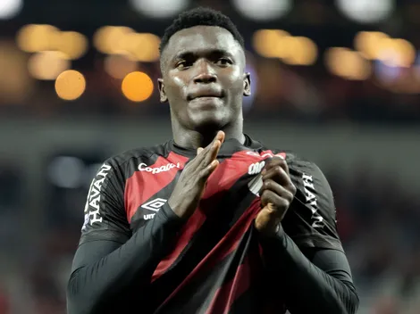 Viveros celebra um ano de Athletico e fase artilheira