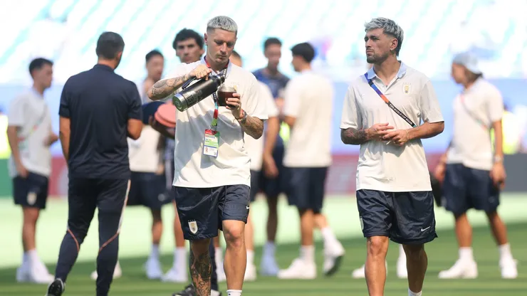 Flamengo define planejamento para retornos de Arrascaeta, De La Cruz e Varela. Foto: Lars Baron/Getty Images