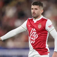 Caio Henrique, lateral alvo do Flamengo, encaminha acerto com o Ajax