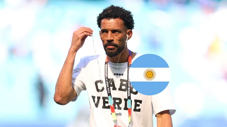 O goleiro Vozinha #1 (Cabo Verde) inspeciona o gramado antes da partida contra o Uruguai pela Copa do Mundo de 2026, em Miami. (Foto: Lars Baron/Getty Images)