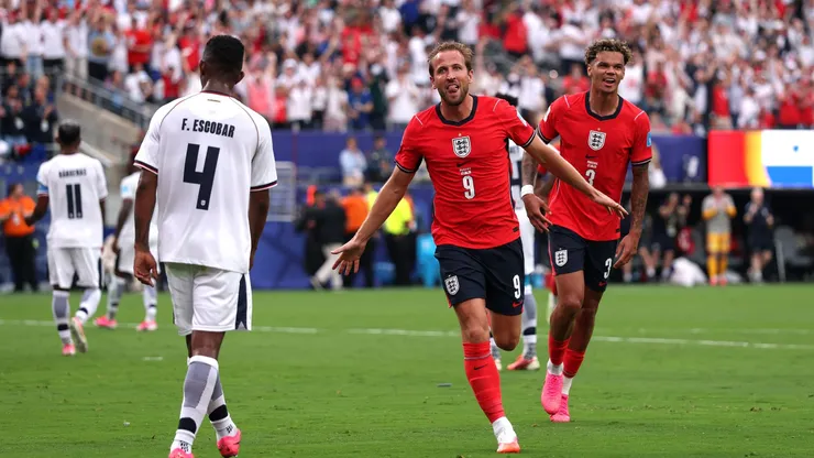 Harry Kane marcando em Inglaterra x Panamá pela Copa do Mundo. Foto: Mattia Ozbot/Getty Images