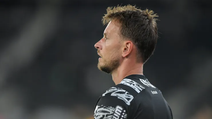 RJ - RIO DE JANEIRO - 14/08/2025 - COPA LIBERTADORES 2025, BOTAFOGO X LDU - Neto goleiro do Botafogo durante aquecimento antes da partida contra o LDU no estadio Engenhao pelo campeonato Copa Libertadores 2025. Foto: Thiago Ribeiro/AGIF