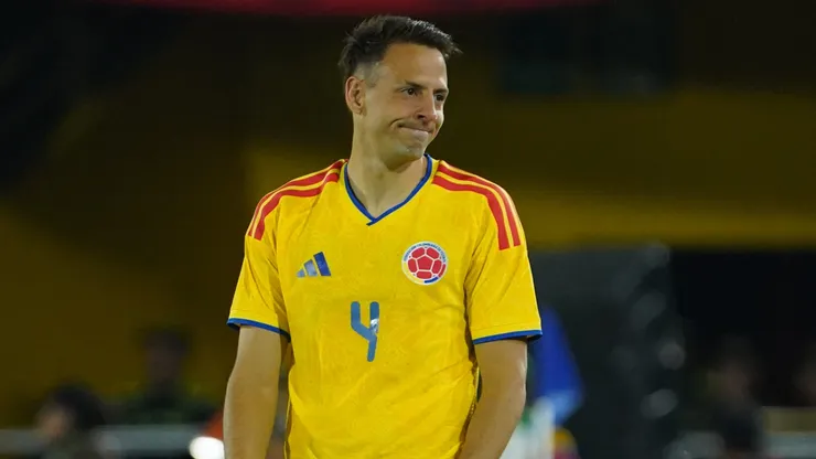 Santiago Arias durante amistoso contra Costa Rica.