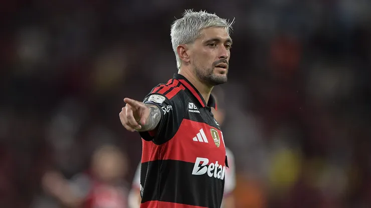 Flamengo mira retorno de Arrascaeta diante da Chapecoense