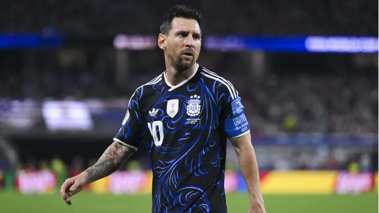 ARLINGTON, TEXAS - JUNE 27: Lionel Messi #10 of Argentina looks on during the FIFA World Cup 2026 Group J match between Jordan and Argentina at Dallas Stadium on June 27, 2026 in Arlington, Texas. (Photo by David Ramos/Getty Images)