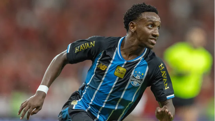 Gabriel Mec jogador do Gremio durante partida contra o Internacional no estadio Beira-Rio pelo campeonato Brasileiro A 2026.