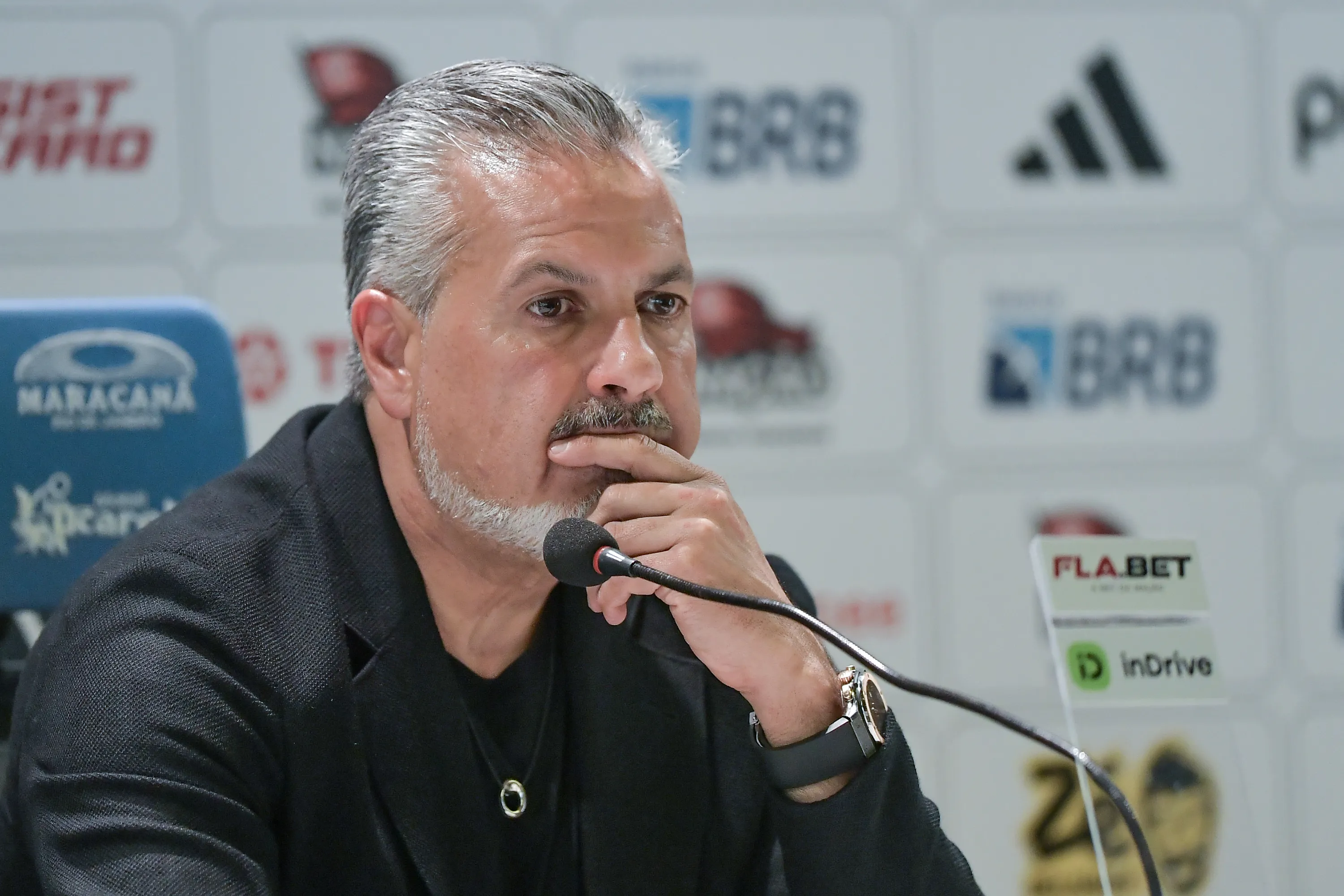 Jose Boto dirigente durante sua apresentacao oficial do jogador Danilo do Flamengo em coletiva de imprensa realizada no Maracana.  Foto: Thiago Ribeiro/AGIF