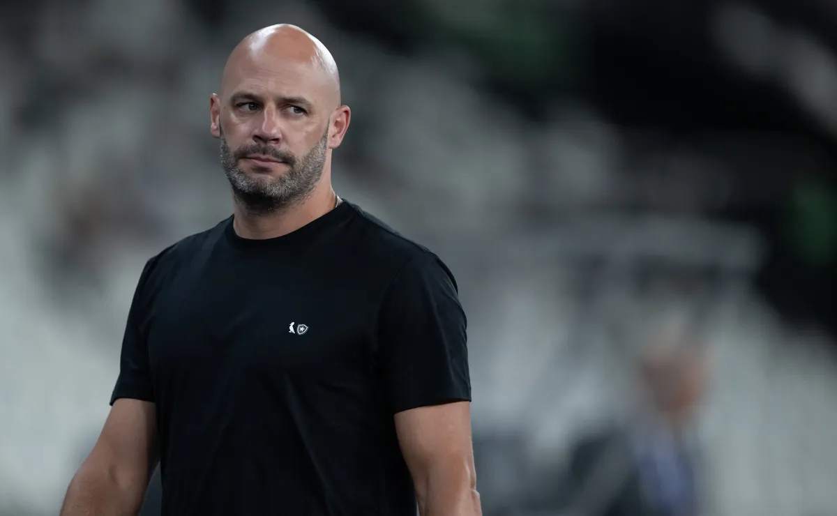 RJ - RIO DE JANEIRO - 28/04/2026 - COPA SUL-AMERICANA 2026, BOTAFOGO X INDEPENDIENTE PETROLERO - Franclim Carvalho tecnico