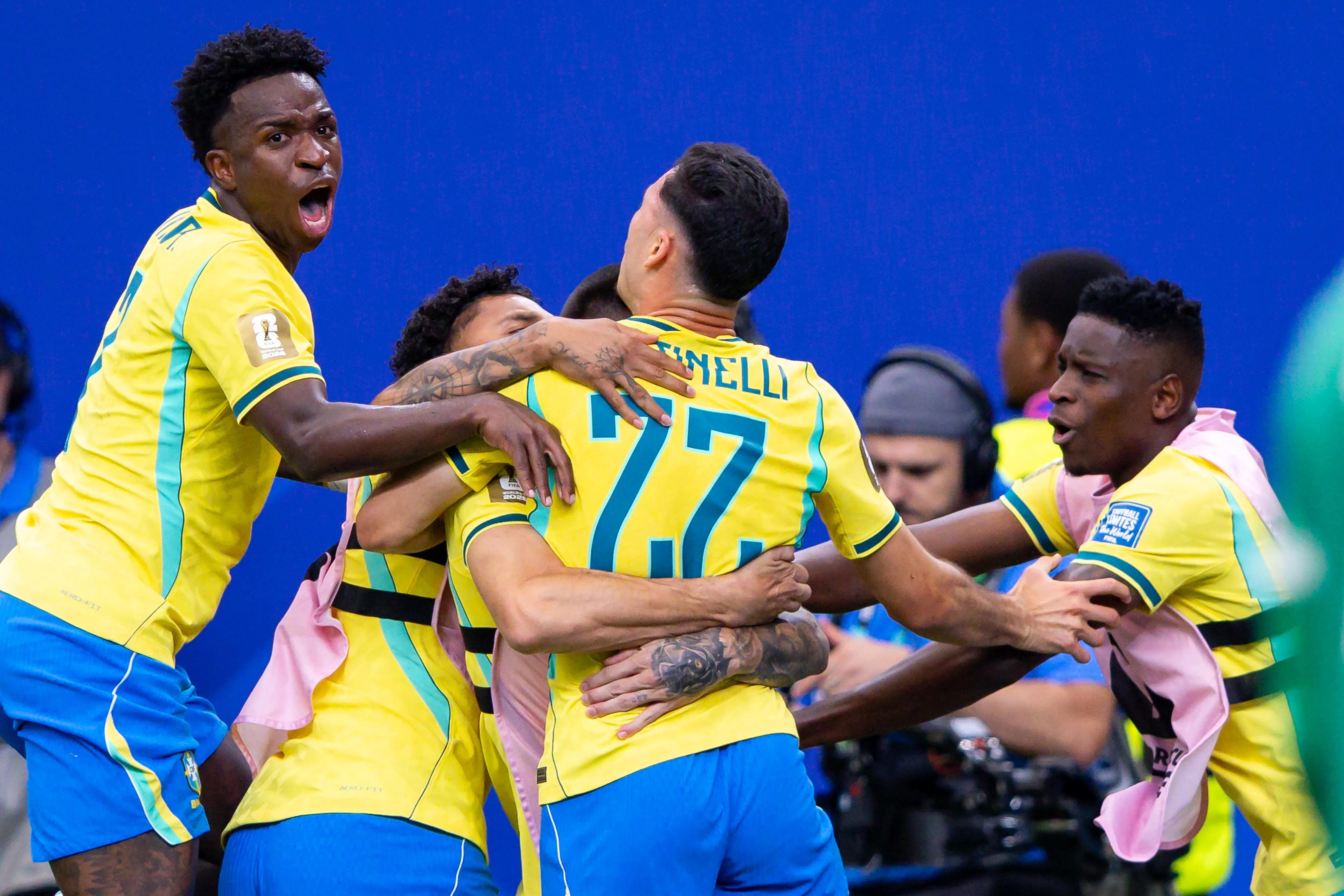 ESTADOS UNIDOS – HUSTON – 29/06/2026 – COPA DO MUNDO 2026, BRASIL X JAPAO – Gabriel Martinelli jogador do Brasil comemora seu gol com jogadores do seu time durante partida contra o Japao no estadio NRG Stadium pelo campeonato Copa Do Mundo 2026. Foto: Rodolfo Buhrer/AGIF
