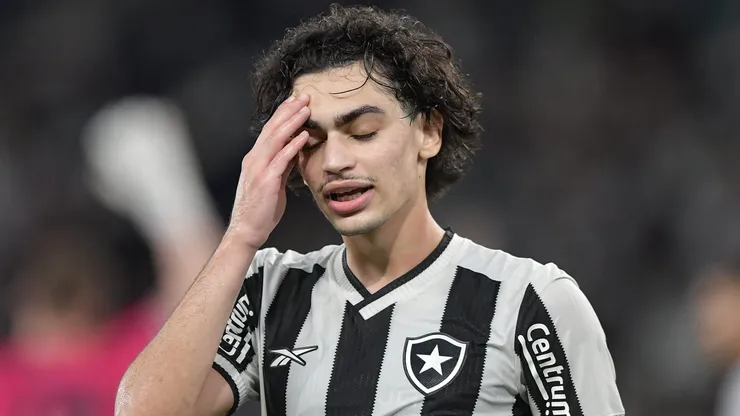 Matheus Nascimento durante confronto contra o Volta Redonda no Campeonato Carioca de 2025.