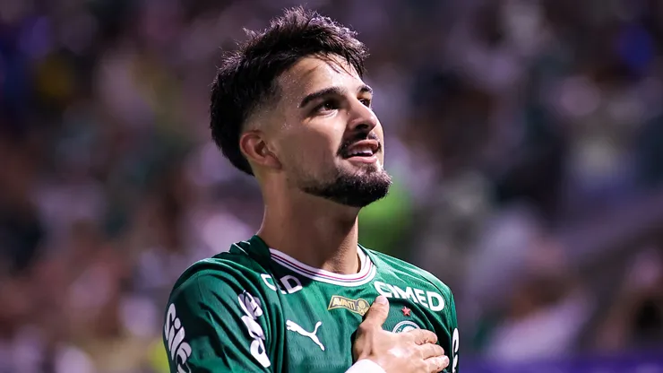 Flaco Lopez jogador do Palmeiras comemora seu gol durante partida contra o Mirassol no estadio Arena Barueri pelo campeonato Paulista 2026.