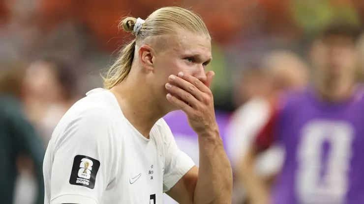 Astro da Noruega utiliza Braut Haaland na camisa. Foto: Stacy Revere/Getty Images
