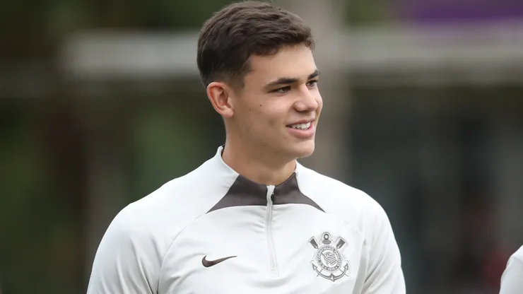 Gabriel Moscardo durante treinamento do Corinthians em 2024.