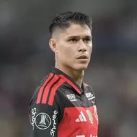 Flamengo é pressionado pela torcida após manter Luiz Araújo