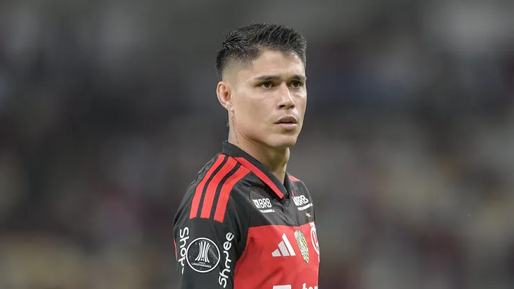 Luiz Araujo jogador do Flamengo durante partida contra o [EQUIPE 2] no estadio Maracana pelo campeonato Copa Libertadores 2026.