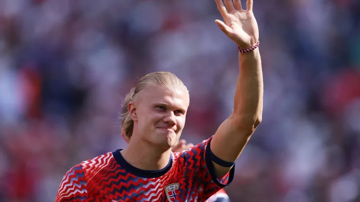 FOXBOROUGH, MASSACHUSETTS - JUNE 26: Erling Haaland #9 of Norway applauds fans after the 1-4 loss during the FIFA World Cup 2026 Group I match between Norway and France at Boston Stadium on June 26, 2026 in Foxborough, Massachusetts. (Photo by Justin Setterfield/Getty Images)