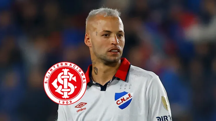 Nicolás López (Nacional) observa ao fim da partida de volta das oitavas de final da Copa CONMEBOL Libertadores de 2024 contra o São Paulo no Estádio Gran Parque Central. (Foto: Ernesto Ryan/Getty Images)