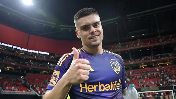 Gabriel Pec, camisa 11 do LA Galaxy, comemora a vitória sobre o Atlanta United após partida no Mercedes-Benz Stadium em 9 de maio de 2026, em Atlanta, Geórgia. (Foto de Jonathan Bachman/Getty Images)