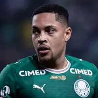 Vitor Roque evolui na recuperação