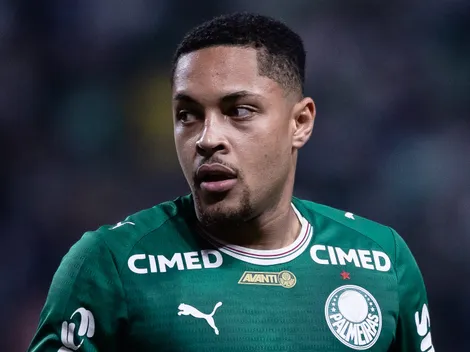 Vitor Roque evolui na recuperação